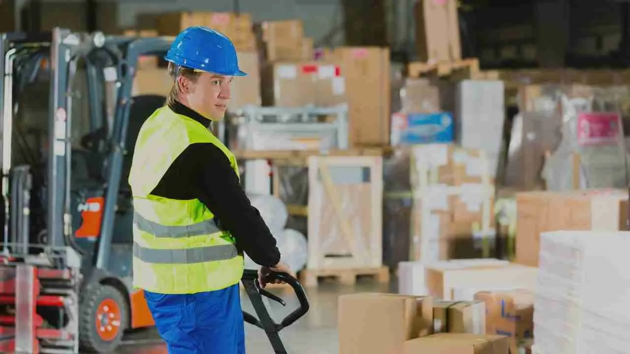 Versender: Bedeutung und Definition im internationalen Versand